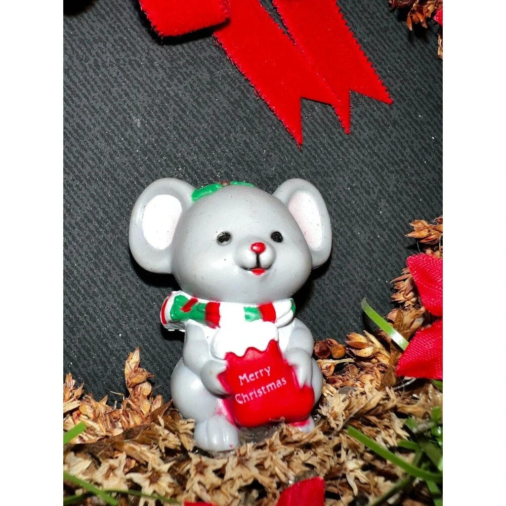 Vintage Christmas  Wreath Decoration mouse bow  pinecones 6